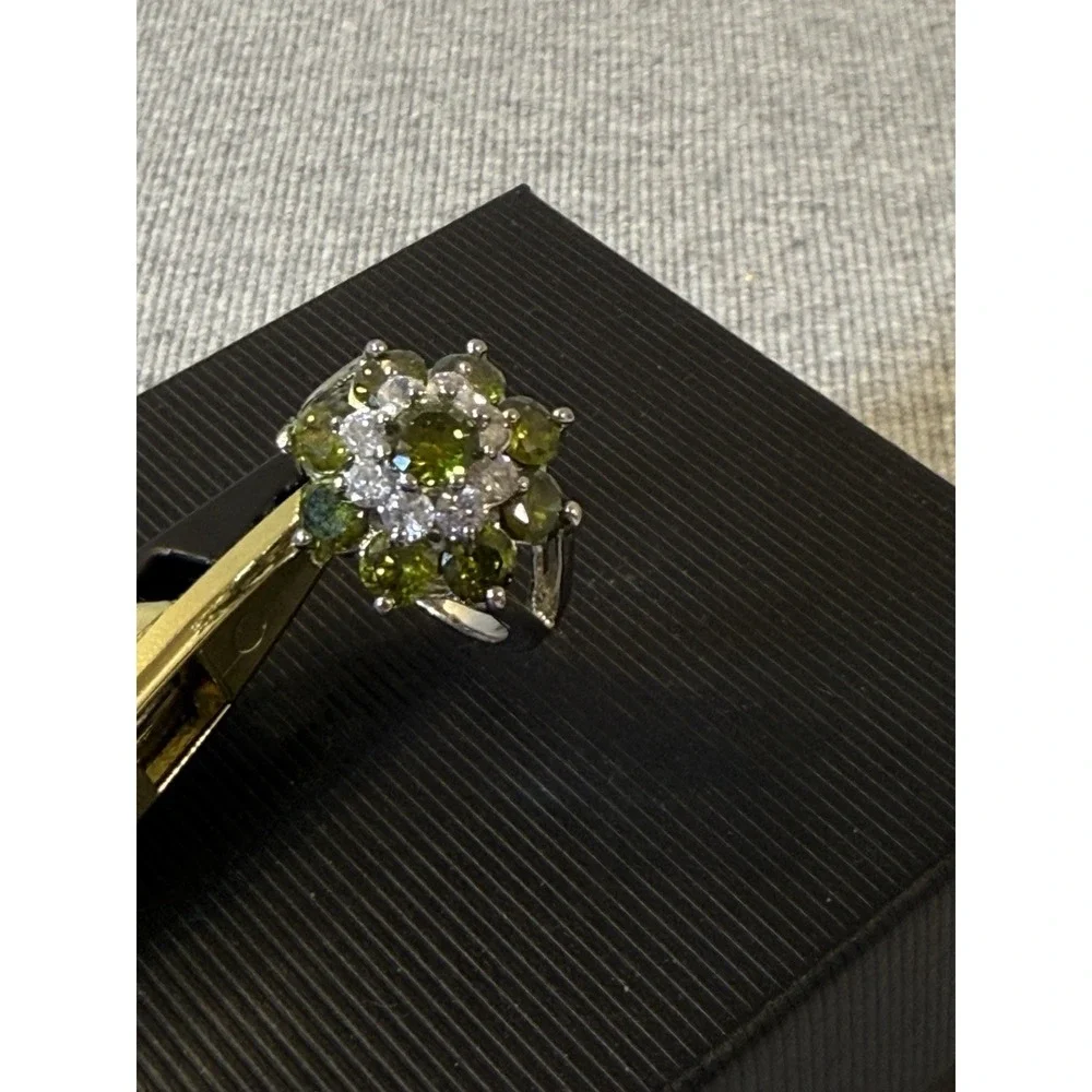 Vintage White Gold Tone Tiered Green Clear Flower Cluster Ring Size 8 SEE NOTE